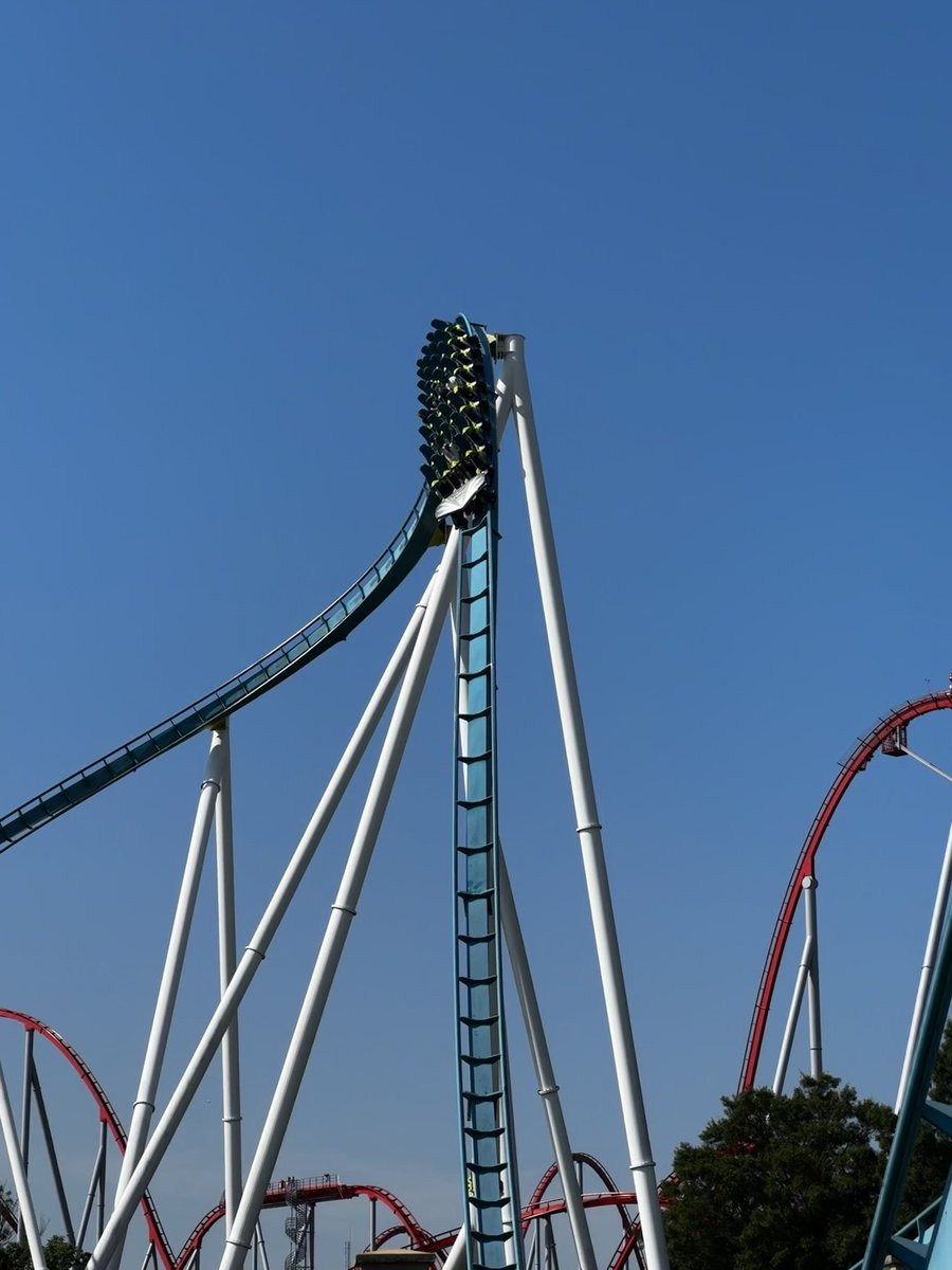 The_Fury_Guy's tweet photo. #FuryTime 💙🎢💚 @Carowinds https://t.co/f2FusZCR15