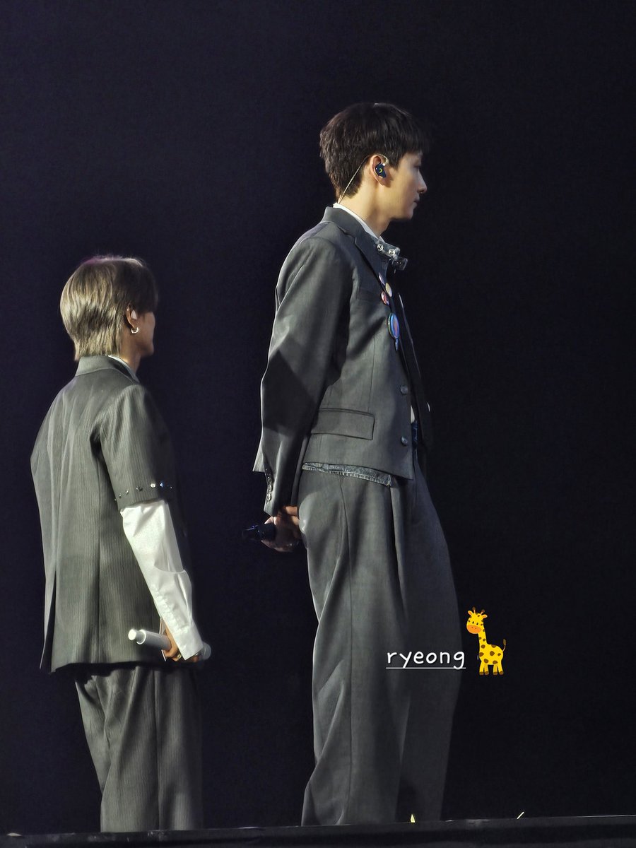 ryeonggiraffe's tweet photo. 240714 #eunhyuk #leeteuk #SpinOff_Halftime_in_Singapore #SUPERJUNIORinSG https://t.co/yvF8Jus3sq