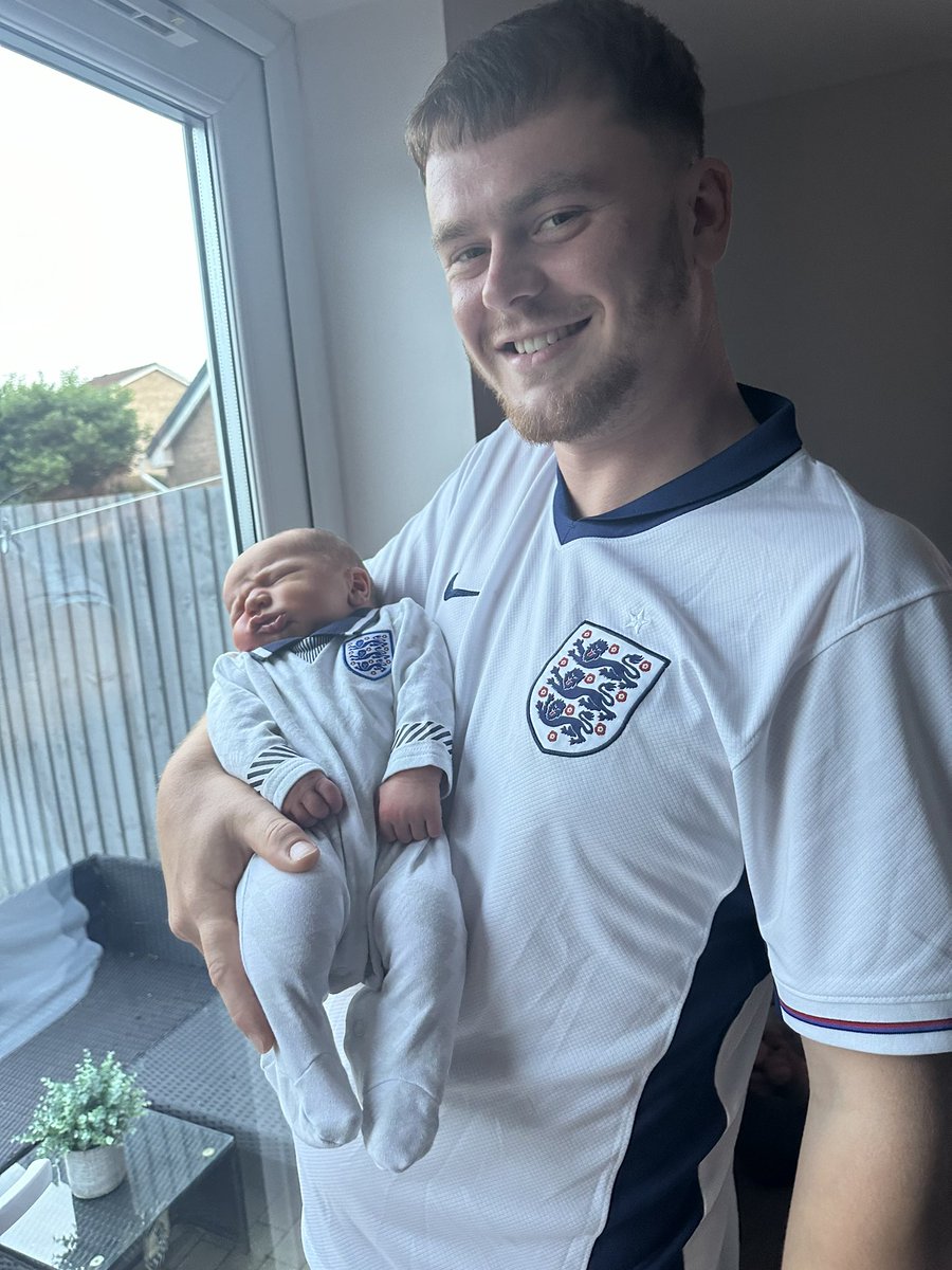 holjacko's tweet photo. 🦁🦁🦁🏴󠁧󠁢󠁥󠁮󠁧󠁿IT’S COMING HOME ! 🏴󠁧󠁢󠁥󠁮󠁧󠁿 🦁 🦁 🦁
#SSNThreeLions https://t.co/AF7jrYEvnc