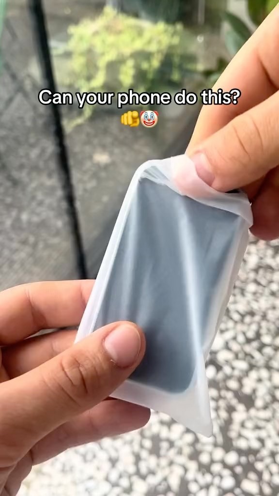 MiniTechh's tweet photo. It’s Just Better 🤷‍♂️

✅ Our Mini Smartphones work just like normal sized phones! You can call, text and download all your favorite apps!

‼️ Get Your Mini Smartphone 40% Off
🌎 FREE Shipping Worldwide 
🌐Link to shop in bio 

——————

#theminiphone #minip… https://t.co/52SbQgqJbl https://t.co/6hDXqtEKvx