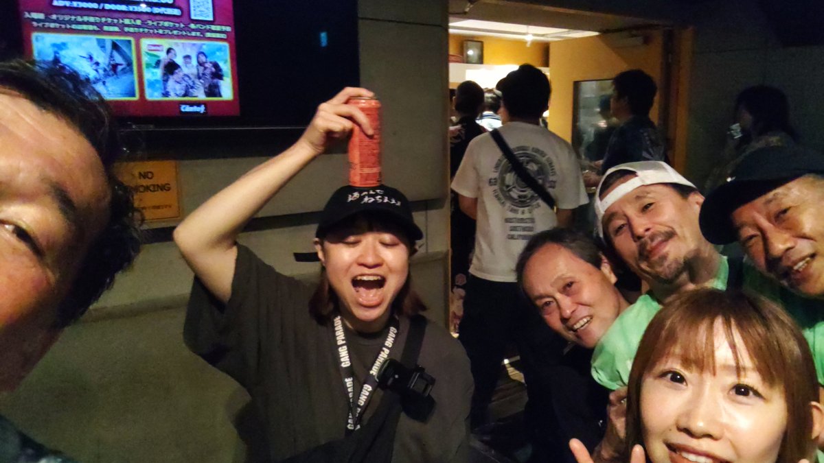 masa8254's tweet photo. きのうのおもひで

ビデオレターのみならず、現場に来てくれたアナストやまさんとスタッフちゃんみー
を、囲むCANTOY酒クズ集団

#ANARCHYSTONE
#CANTOY https://t.co/J7teU0Z0AP