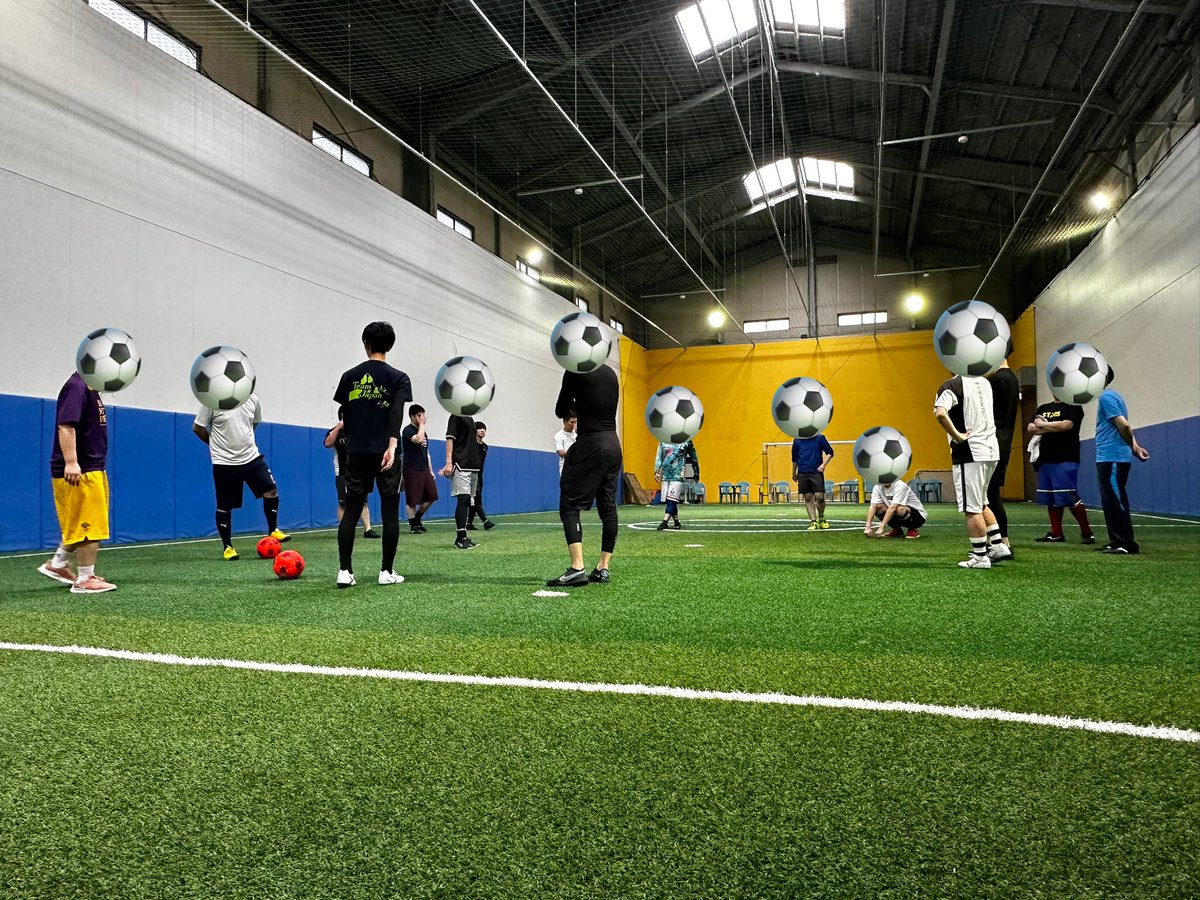 ashuuu94's tweet photo. 運動音痴なのに
フットサルしてきた⚽️🏃‍♀️💨

点は決められませんでした😇

モンテますグループ主催 フットサル
定期開催される予定みたいなので
一緒にしたいかた是非〜〜〜🙌 https://t.co/d1c27xPZ0K