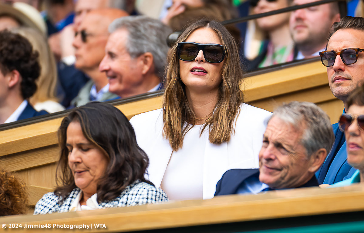JJlovesTennis's tweet photo. Oh hey, Maria!

@MariaSharapova watches the Wimbledon final 20 years after her own triumph on Centre Court. https://t.co/x2E0drZsna