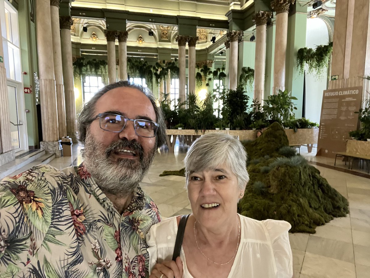 LluisMontoliu's tweet photo. ¿Se puede crear un #RefugioClimático en el centro de Madrid? Se puede. @RoccoLozano ha convertido la 2ª planta del @cbamadrid en un remanso zen de paz, para pensar, leer el periódico o jugar al ajedrez. Y para completar el día: comida en @lapeceracba Excelente plan de domingo. https://t.co/LMWJpgoUSU