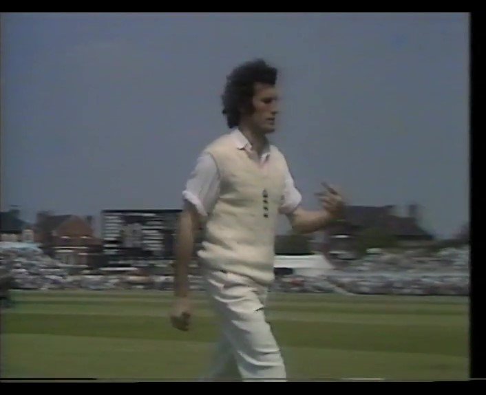 DarrenMordecai's tweet photo. #July14
ENGLAND v AUSTRALIA 
3rd TEST MATCH 
DAY 2 
TRENT BRIDGE 
JULY 14 1972
Australia resumed on day 2 at 249-6.
Rod Marsh was 17*.
David Colley was 18*.
https://t.co/mH2gxuCaa5 via @YouTube https://t.co/ZXxIS81giV