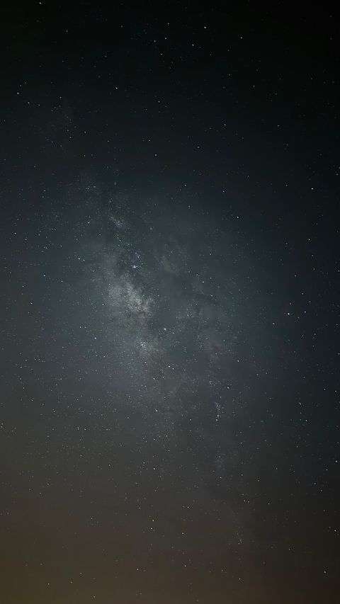 يَ حظ جلاّسك وهبُوبٍ تهّب صوبّك  ".
