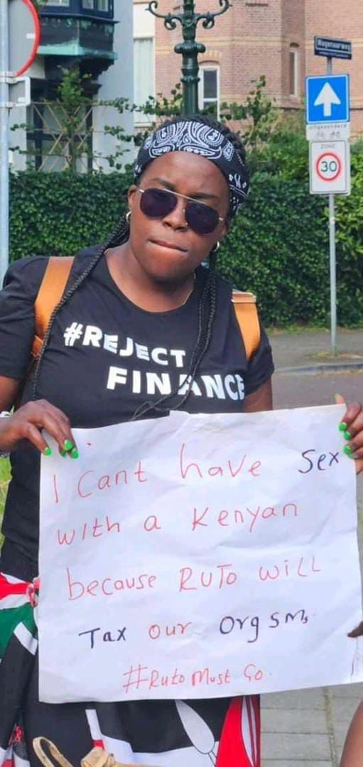mohamedosmanMsa's tweet photo. BREAKING NEWS: IF THIS POST APPEARS ON YOUR TIMELINE KINDLY RETWEET AND SHARE WIDELY 😂😂
(MPESA"GenZ Funders"#UgandaIsNotKenya Mungiki "Mama Ngina Waterfront") https://t.co/t71AqluOLe