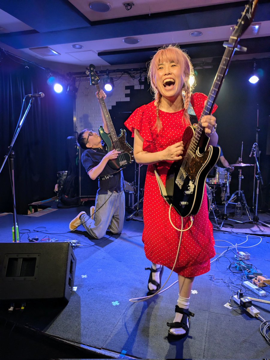 ChichiSo2013's tweet photo. 今日の #FootRockandBEERS ライヴ
『 #HELLOEXPO 』③
アマリモノさん
🏊 #立てる さん(6回目) https://t.co/PoPGiongBO
