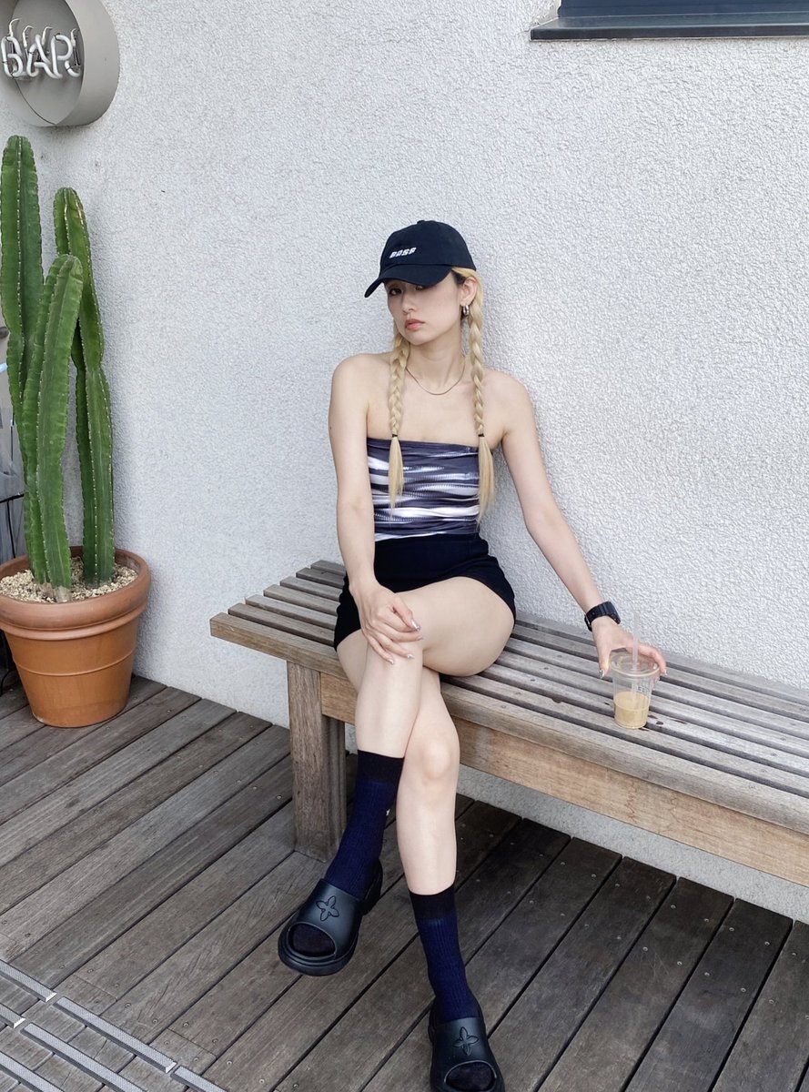DJ_MIYU's tweet photo. 🧢🖤 https://t.co/9SbxCG0rXA

#MARTM #DJMIYUfashion https://t.co/jw6ZSQxVOI