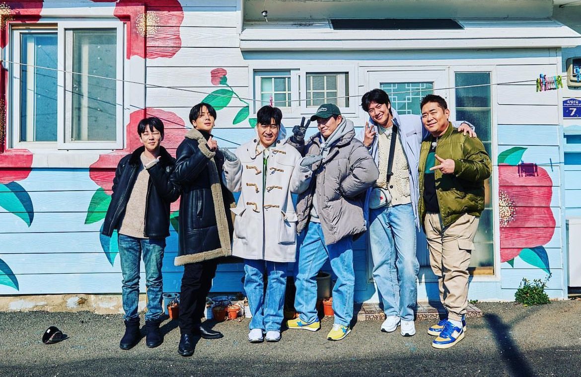ilbakilcontents's tweet photo. This flashback of Junghoon. 🥺

5 years ago, rookie variety Yeon Junghoon came before us with only his slippers on. On the second shoot, because of too much passion trying to win the lunch game, he broke a finger and had to wear a cast for it. 😆 He then became the default driver of the members and helped Jongmin in leading his dongsaengs. He became the hyung that the members relied on a lot. Not only did they gain an older brother in him, but became a father too, especially to the maknaes-- Ravi, Seonho, and Inwoo.

Despite worries of being a rookie in the variety industry, he's proved himself as he bagged awards for himself for the past 5 years. 

Next week, we're about to witness the end of his ilbak journey... And I'm so not ready, because this hyung... this hyung I'm sure had thought of this so long and hard becase he loves ilbak-il so much. And I'm so glad that they won the daesang before the end of his ilbak journey.