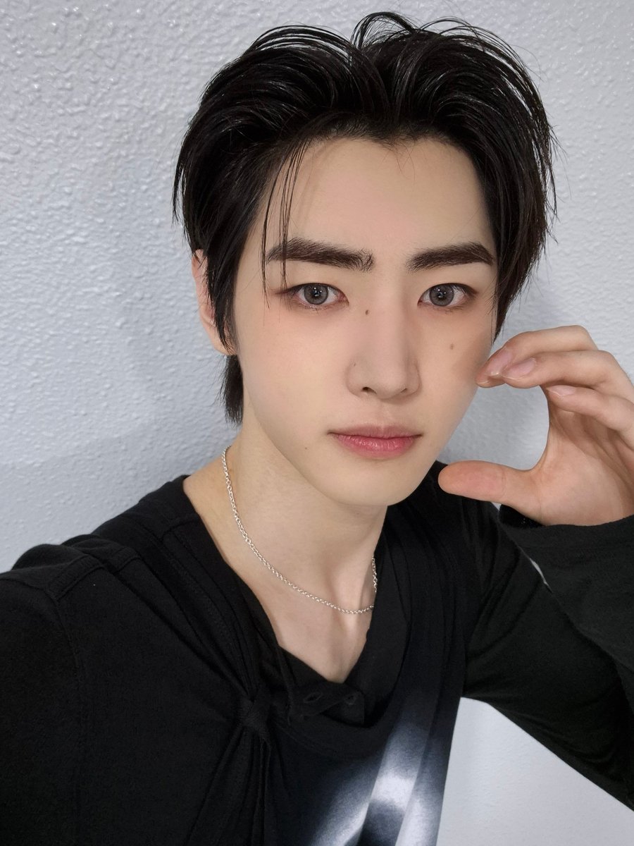 hoonbeaute's tweet photo. weverse update ✽  #SUNGHOON https://t.co/jTT2x3mhQu