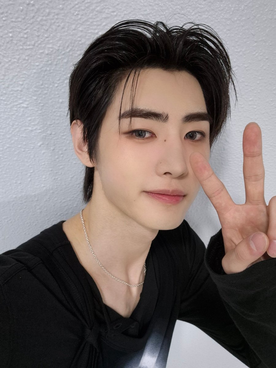 hoonbeaute's tweet photo. weverse update ✽  #SUNGHOON https://t.co/jTT2x3mhQu