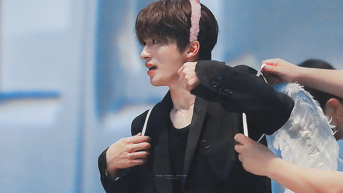 1nonlyunlocked's tweet photo. 240714 탈주 무대인사 #구교환 #탈주 https://t.co/Dp6ZsL2XqG
