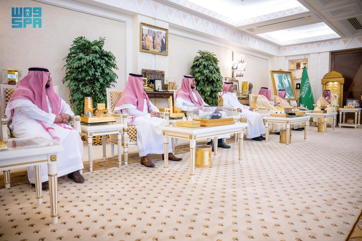 SPAregions's tweet photo. أمير منطقة القصيم يستقبل رئيس وأعضاء مجلس إدارة جمعية كفاءة للتشغيل والصيانة.
https://t.co/A4rmrawtnx
#واس_عام https://t.co/QuVXsJowyo