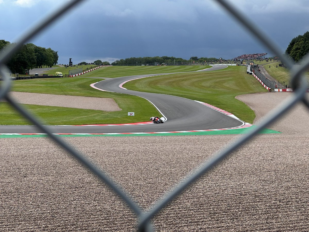 Spending the weekend at Donington for <a href="/worldsbk/">WorldSBK</a> yet can’t help looking at the scaffolding 🤦‍♂️🤣