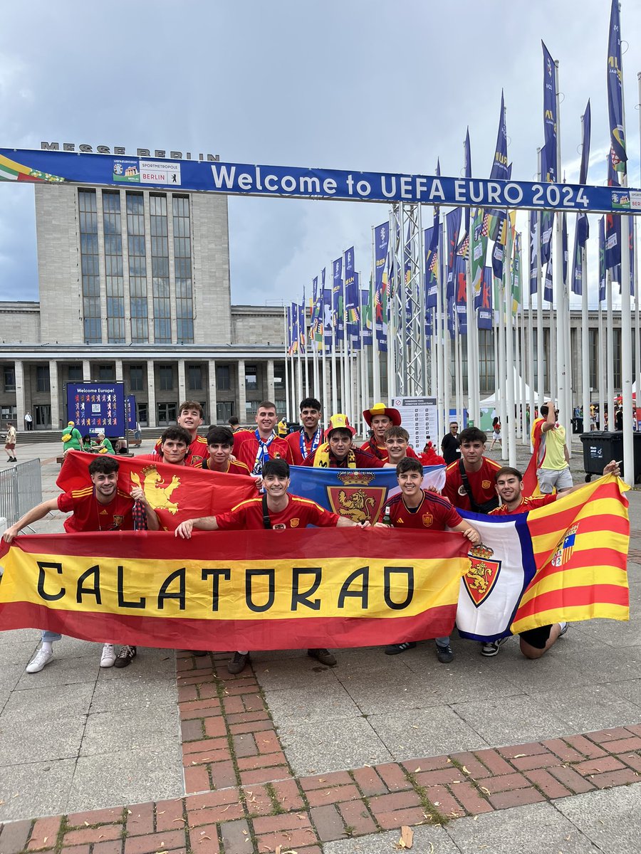 diego__67's tweet photo. España es blanquiazul https://t.co/AQHSlHXi8m