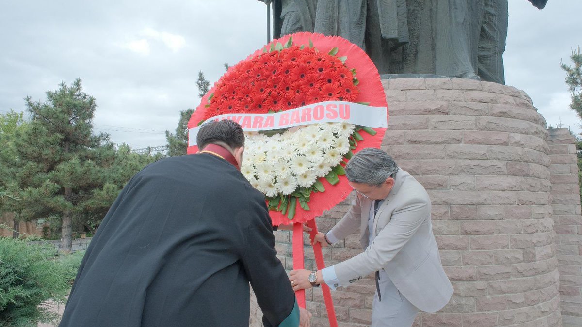 emrh_acar's tweet photo. ANKARA BAROSU’NUN 100. YILI KUTLU OLSUN.

Asırlık tarihi boyunca, siyasi iktidarlar önünde boyun eğdirilmek istenmesi çabalarına karşı her zaman dimdik ayakta kalabilmiş, ezilenlerin ve dezavantajlı grupların hak savunuculuğunda öncü baro olma niteliğini kazanmış, (+) https://t.co/LqeLSbtFmc
