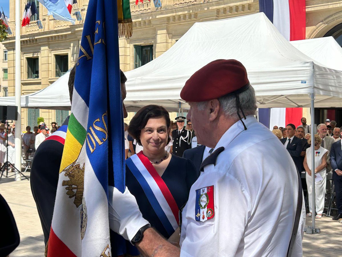 MartinAlex06's tweet photo. #CannesLaBocca #Cannes  
 #FeteNationale 🇫🇷
Cette France que nous fêtons aujourd’hui, 
qu’est- elle devenue ?
« Clamer Vive la France, c’est affirmer la foi en 
un possible effort collectif justement réparti et profitable à tous » @davidlisnard 
Nous avons besoin d’un sursaut pour que vive une France unie, forte, indépendante, prospère et libre.