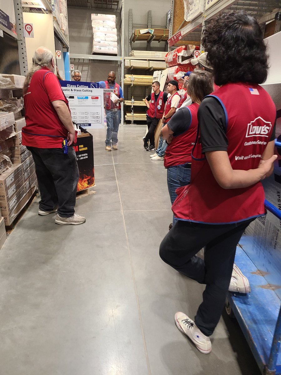 lowes2918rva's tweet photo. Cross-Training with Glass Cutting at Prince George! Thank you Tiffany for the demonstration!
#R1BEST #SMARTService #lowesSafe #lowesRVA #lowes2918 
@BlueBoxR1 @BenitoKomadina @_nicolemarie_6 @CharlesSt73 @steveyoung456 https://t.co/FWT26OB5Zv