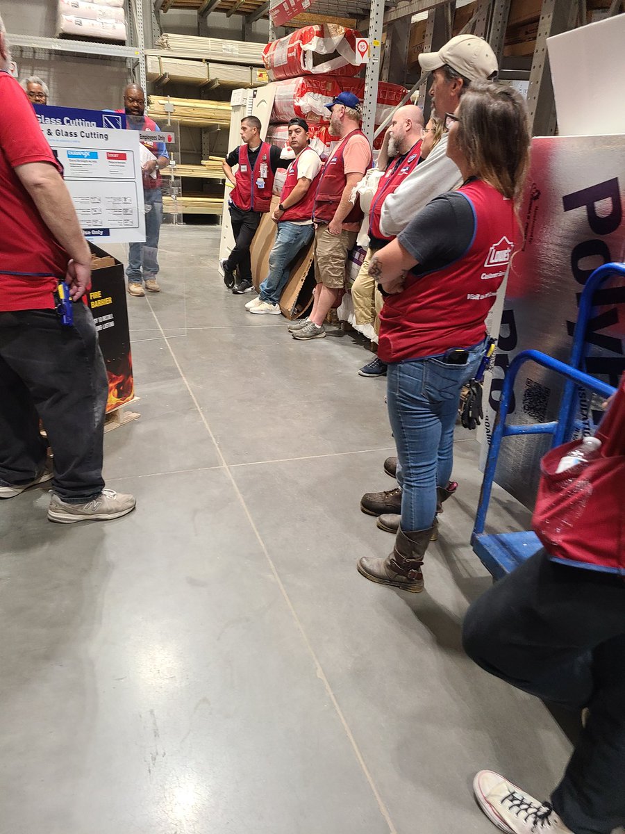 lowes2918rva's tweet photo. Cross-Training with Glass Cutting at Prince George! Thank you Tiffany for the demonstration!
#R1BEST #SMARTService #lowesSafe #lowesRVA #lowes2918 
@BlueBoxR1 @BenitoKomadina @_nicolemarie_6 @CharlesSt73 @steveyoung456 https://t.co/FWT26OB5Zv