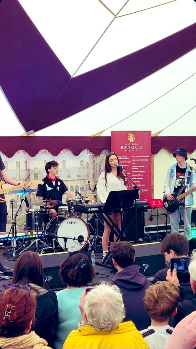 Cerdd Plasmawr tweet media