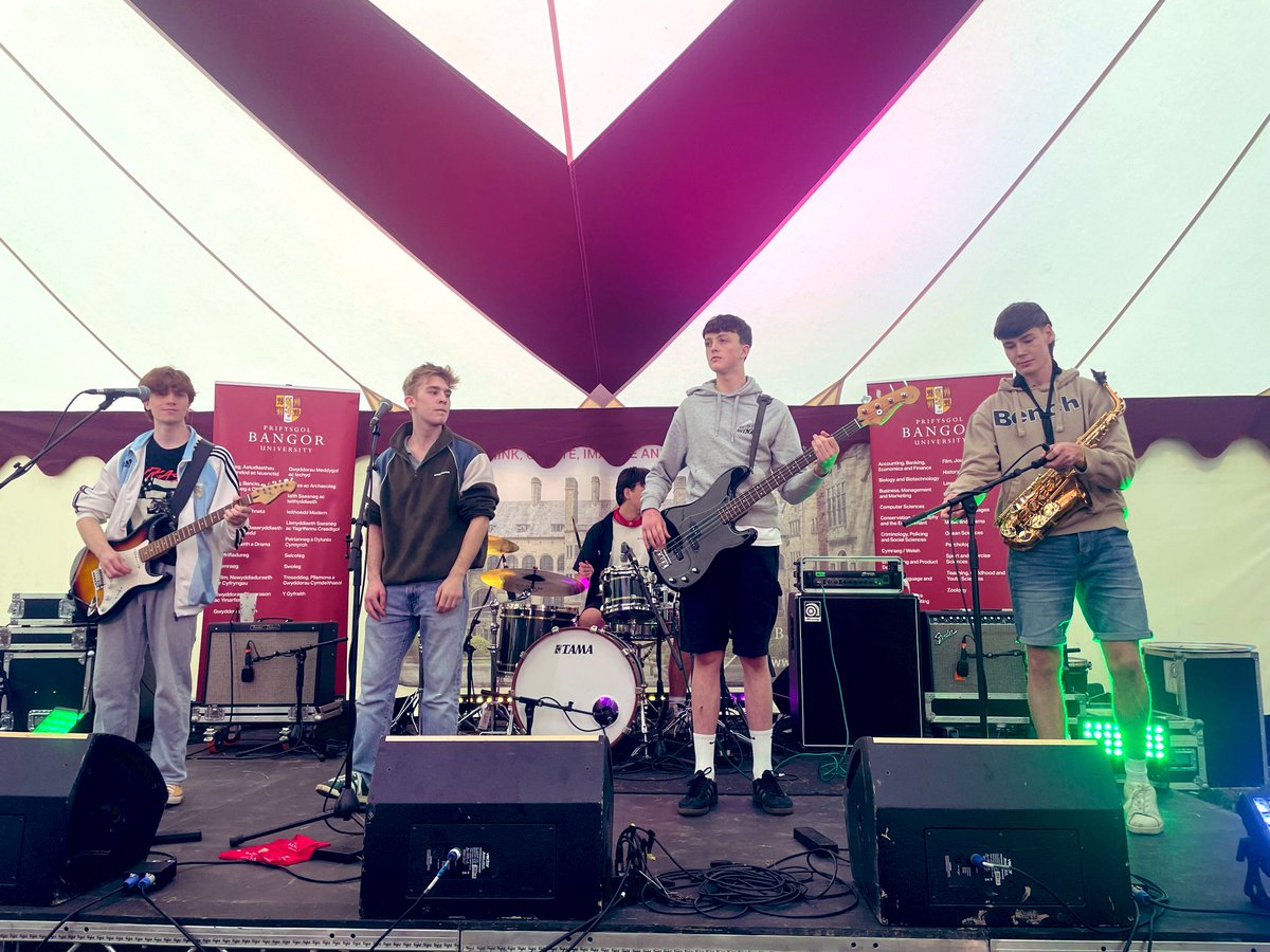 Cerdd Plasmawr tweet media