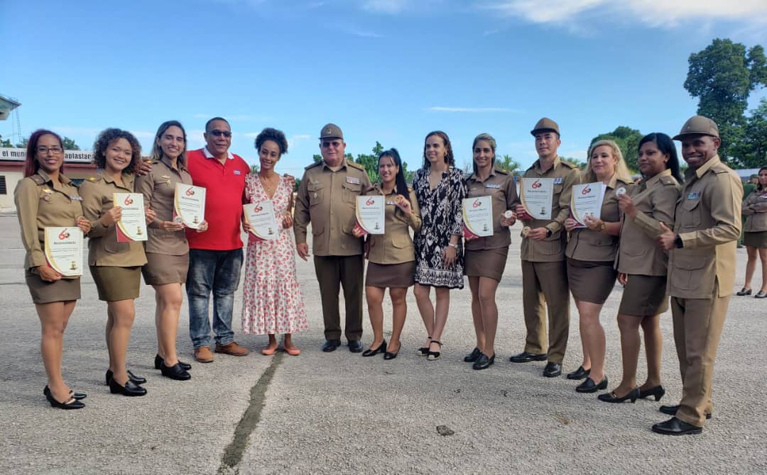 El general de división Víctor Rojo Ramos, jefe de la Dirección Política de las FAR, destacó que el acompañamiento de la UJC a la Brigada y, en especial, a quienes en ella cumplen el servicio militar es esencial, es muy importante. 
#JovenFar60