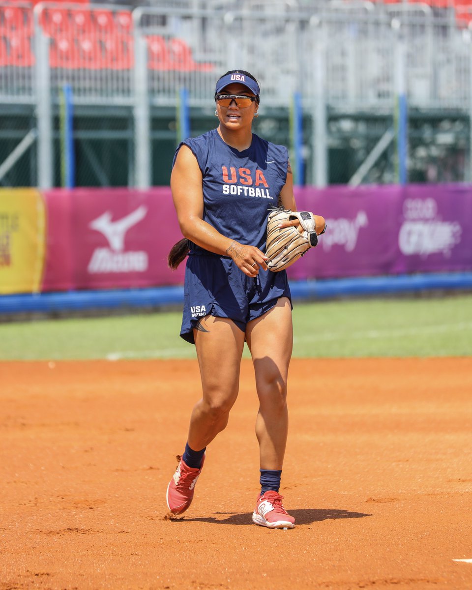 Another #TeamUSA birthday in Italy 🤩

𝗛𝗮𝗽𝗽𝘆 𝗯𝗶𝗿𝘁𝗵𝗱𝗮𝘆 <a href="/MeganFaraimo/">megz</a> 🎉