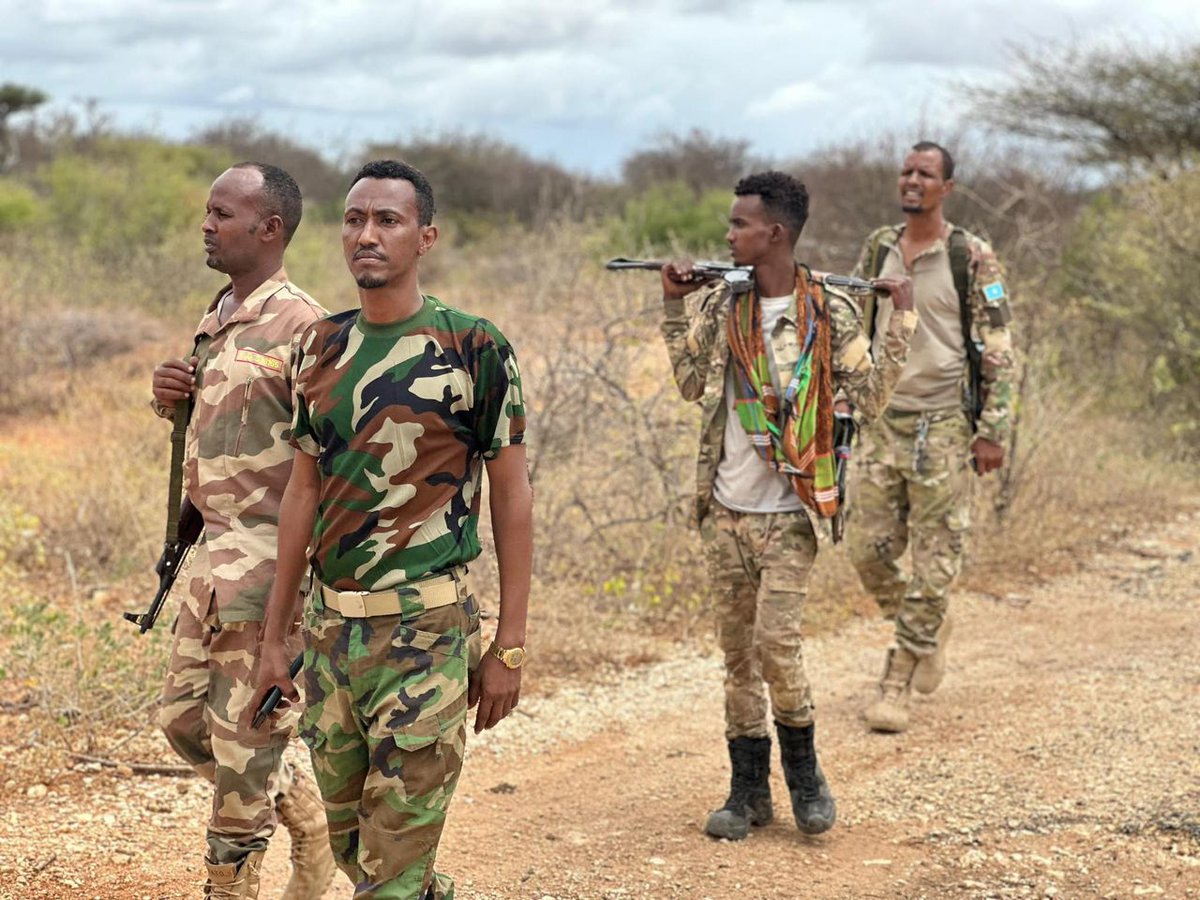 ATMIS_Somalia's tweet photo. On Saturday, #ATMIS #DNDF and the Somali National Armed Force's (SNAF's) 27th Division launched a military offensive against Al Shabaab in Beerayabaal District, Hiiran Region.
The operation was led by SNAF Commander Col. Farah Koshin, Buula Burde District Commissioner Hassan Mohamed Abdi and ATMIS Djibouti Buula Burde Forward Operating Base (FOB) Commander Maj. Mohamed Ahmed Youssouf.
The offensive is part of a complex military operation targeting Al Shabaab militants in Hirshabelle State. #ATMISInTheSectors