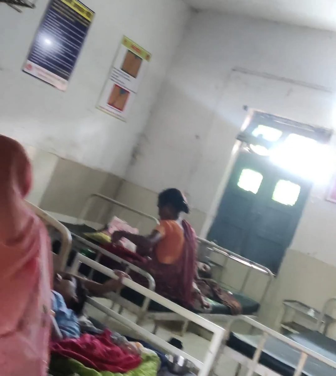 Harinathpatel7's tweet photo. भगवान भरोसे चल रही सामुदायिक स्वास्थ्य केंद्र जवा, मरीजो के बेड पर नही दिखते चद्दर जिस जिले का डिप्टी सीएम एवं स्वस्थ मंत्री हो उस जिले की यह  हालत है https://t.co/b5FQDOOMWr