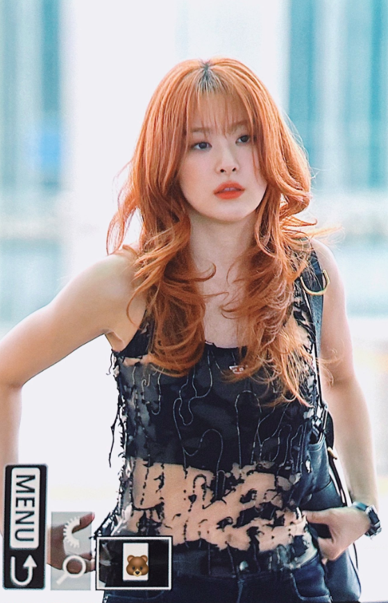 AboutMusicYT's tweet photo. Managers from the kpop industry talk about Red Velvet Seulgi's recent shoes switching "controversy":

- "Seulgi is famous in the music industry for her good personality. Even as a manager, I thought this controversy wasn't right". https://t.co/6VJfeg30nV