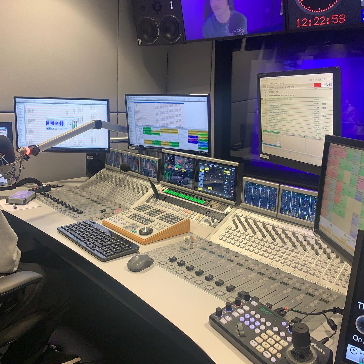 Kulsum Hafeji (@kulsumhafeji) on Twitter photo Excited to share that Iāll be joining the BBC Asian Network News team as their Journalist. Stay tuned for some behind the scenes and more importantly if you have a story you want us to cover, let us know - and feel free to message me on here ! <a href="/bbcasiannetwork/">BBC Asian Network</a> Excited to share that Iāll be joining the BBC Asian Network News team as their Journalist. Stay tuned for some behind the scenes and more importantly if you have a story you want us to cover, let us know - and feel free to message me on here ! <a href="/bbcasiannetwork/">BBC Asian Network</a>