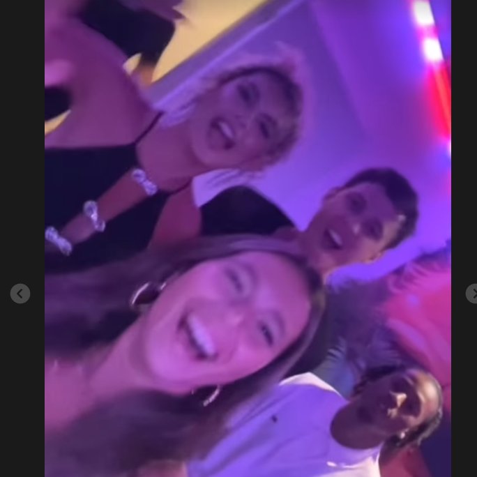 Valarianantor's tweet photo. Zoé, Alexis, Lou et Léo on Belgique hier soir : 

 #SecretStory #SecretStoryLeLive https://t.co/qEyjTtzEzu