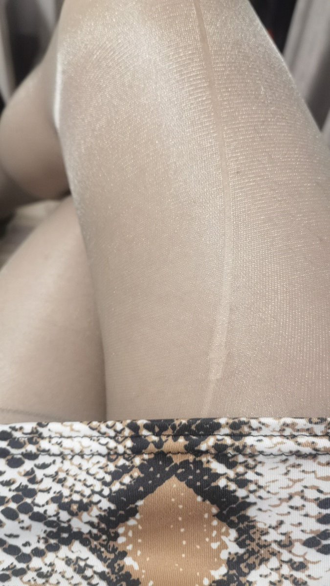 bad new！😭
#ts #伪娘 #男の娘 #cd #女装子 #黑丝 #crossdresser #男の娘 #偽娘 #femboy