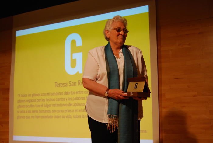 Esta madrugada nos ha dejado Teresa San Román, quien entregó gran parte de su vida al pueblo gitano. Ha sido miembro de nuestro Patronato y en 2011 recibió el I Premio FSG. 
Nuestro más sentido pésame a sus familiares y amigos, nos queda su obra para recordarla siempre.