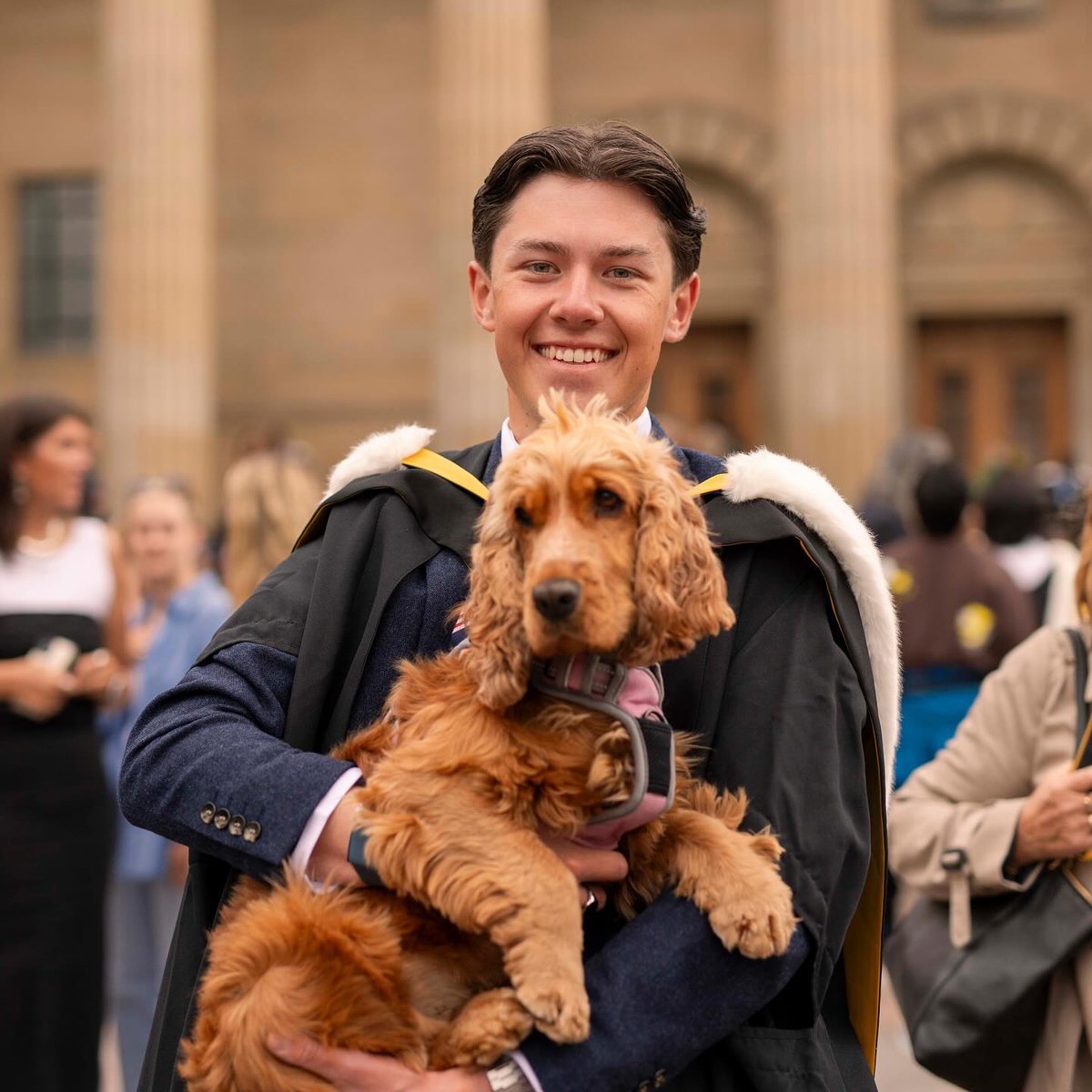 Scotland's tweet image. Congrats to all the students graduating this summer from universities and colleges across Scotland 👏 You did it! 🎉

📷 @dundeeuni @aberdeenuni @CaledonianNews  @StirUni

#ScottishUniversities #StudyAbroad #StudyinScotland