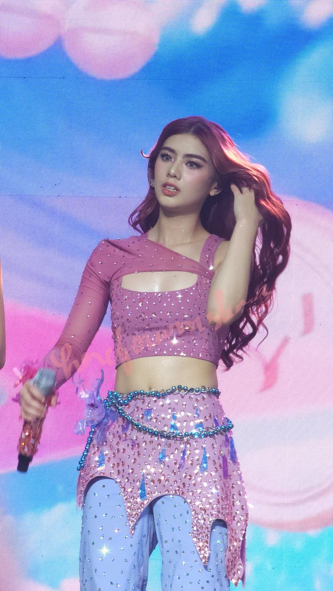 Eve 🌻 tweet media