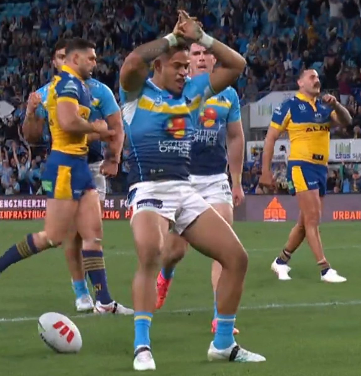 BadlyDrawnRL's tweet photo. Gutherin-oh II
#NRL
#GCTitans
#Gutherino https://t.co/PvbdYfCEsn