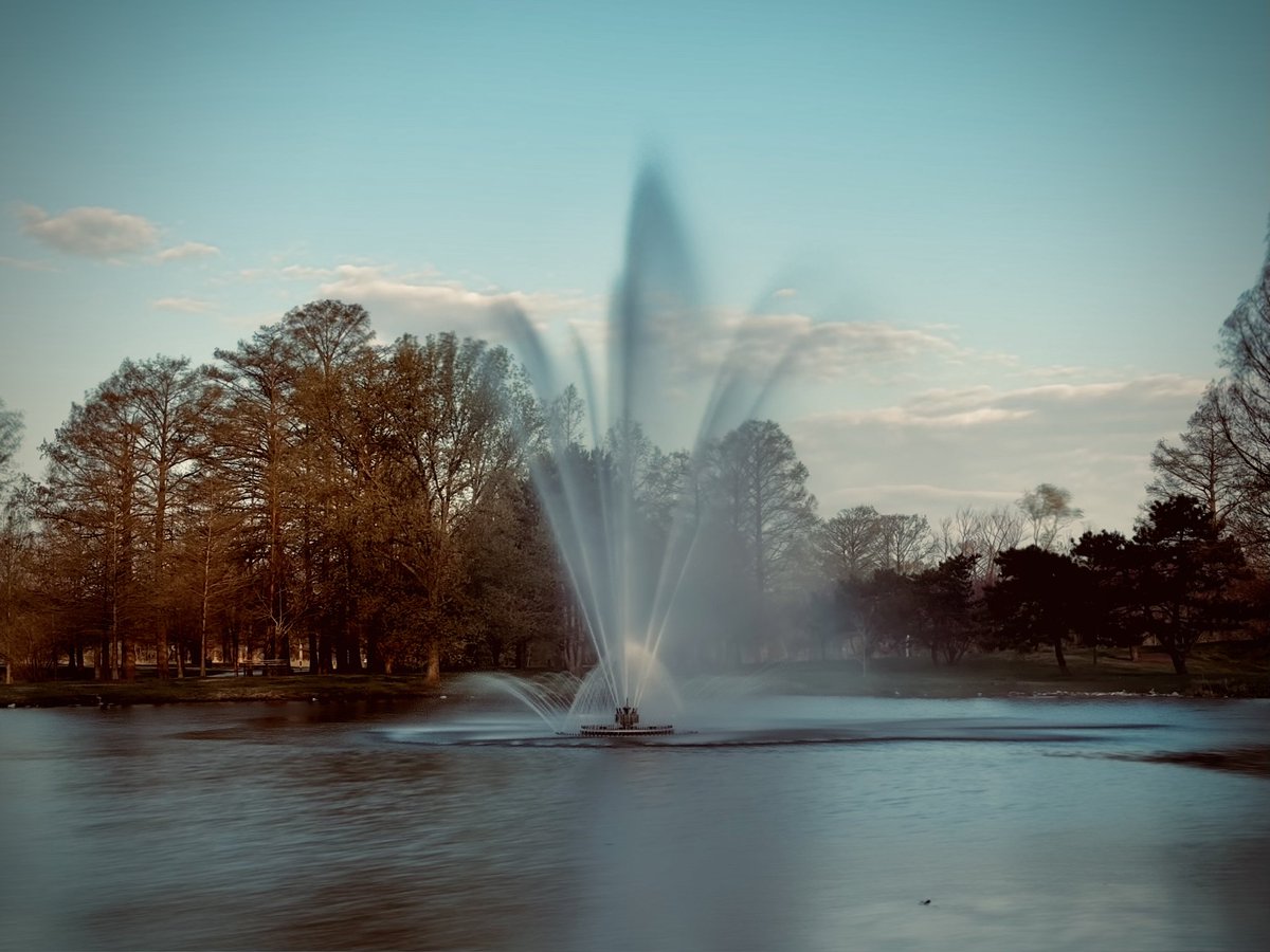 vintiga's tweet photo. Water Fountain Long Exposure
#WaterFountainLongExposure #WaterFountain #LongExposure #LongExposureShot #ForrestPark #ForrestParkStLouis #Dowtown #StLouis #DowntownStLouis #WalkAbout #PhotographyIsArt #Photography #ColorEdit #ShotOniPhone #iPhone #iPhone15 #iPhone15ProMax https://t.co/W4FFFGCoig