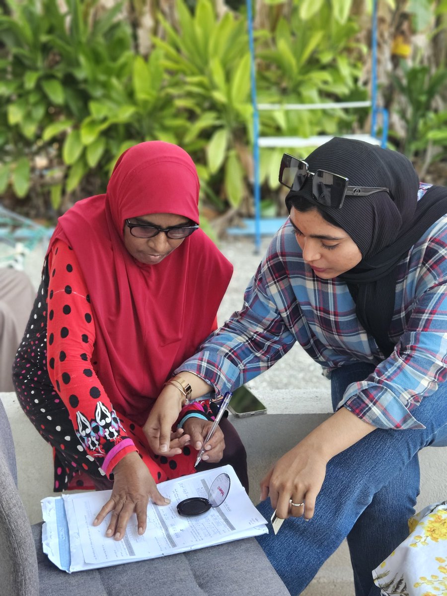 FathmathHamdha's tweet photo. ފުވައްމުލަކުގައި ކުރިޔަށްދިޔަ މެމްބަރޝިޕް ޑްރައިވްގެ ތެރެއިން.
މިސިޓީއިން އަލަށް ޕާރޓީއަށް ގުޅިވަޑައިގެންނެވި އެންމެހާ ބޭފުޅުންނަށް ޝުކުރާއި މަރުހަބާ ދަންނަވަން.
#WeTheDemocrats https://t.co/aLHxfiCKXI
