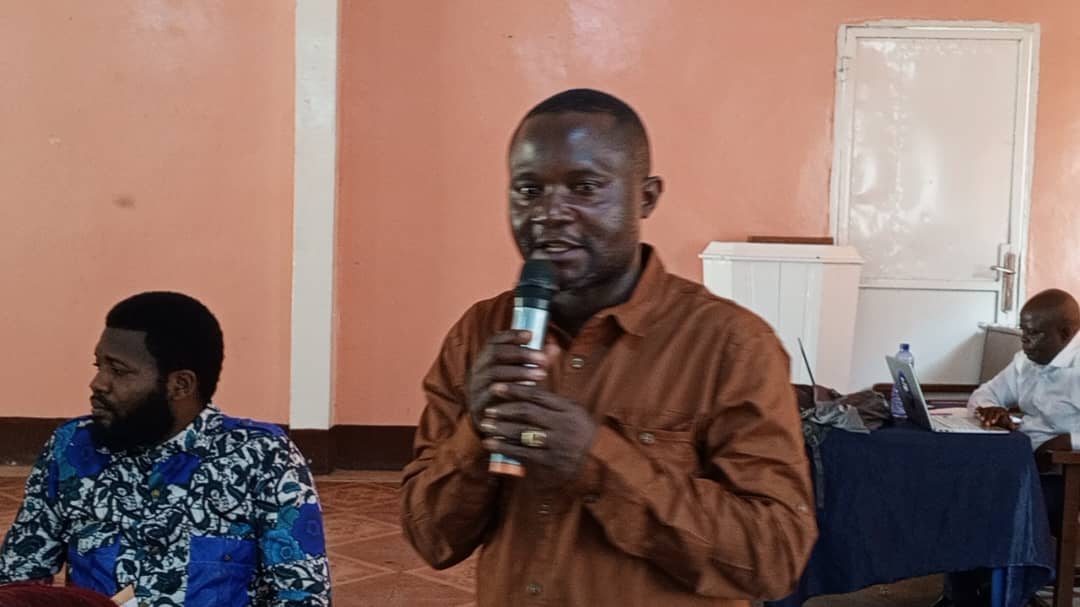 Retour en images de la #Table #Ronde sur les violences basées sur le genre, organisé par le <a href="/refedef/">Refedef</a> à l'intention des magistrats,des OPJ,des #OSC et des membres de l'Assemblée provinciale du Kasaï central  avec l'appui des <a href="/DevCanada/">Développement Canada</a> 
<a href="/VlfCongo/">Voix et Leadership des Femmes Renouvelé - RDC</a> <a href="/CarterCenter/">The Carter Center</a>  <a href="/tabulukayi/">Centre Bamamu Tabulukayi</a>