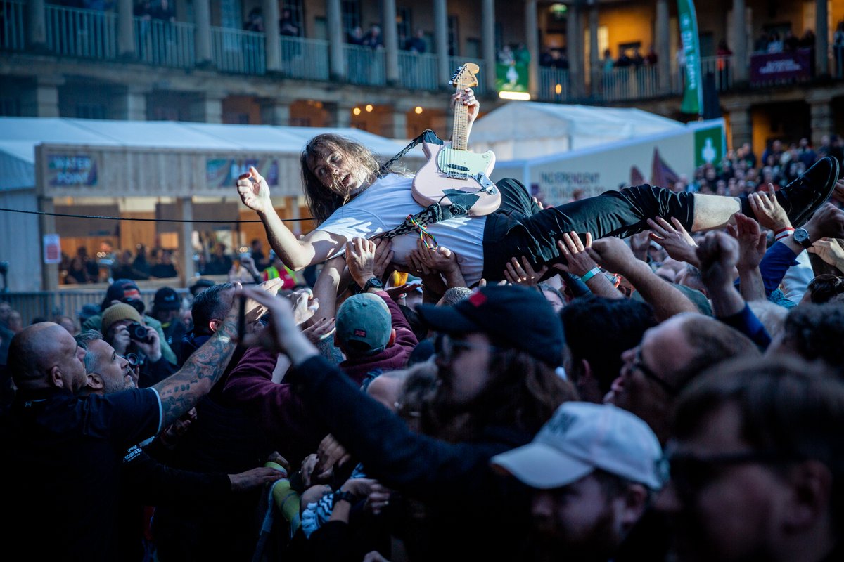andrewbenge's tweet photo. Last night @idlesband at @ThePieceHall #idles #halifax #tangk #thepiecehall #Colossus #GiftHorse #Idea01 #gig #livemusic #photography https://t.co/QFN6KDfQW7