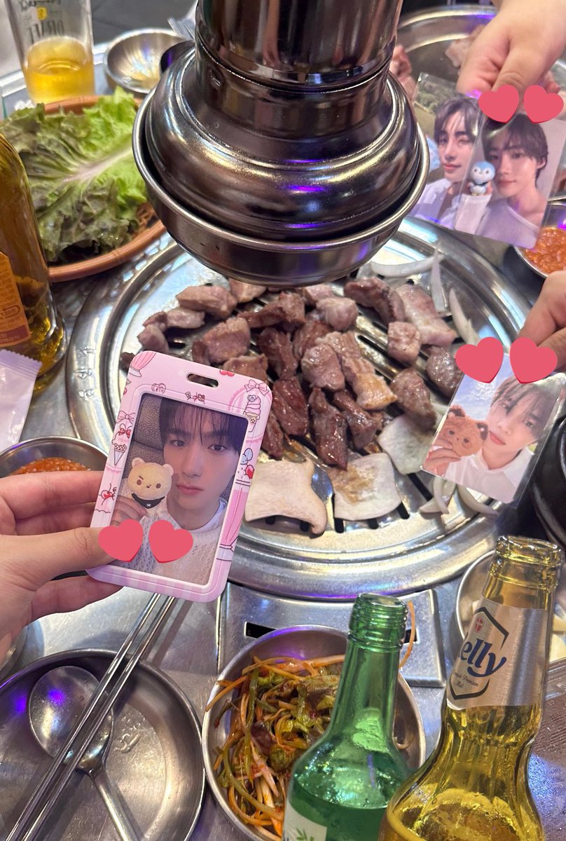 나는 말 잘 듣는 현재팬이니까
재현이도 맛있는거 많이 먹어♡