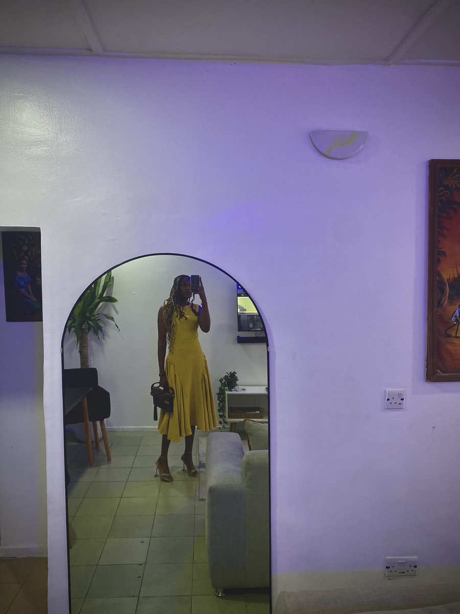 afambukosiso's tweet photo. My light isn’t dim 🥰🥰🥰🥰 https://t.co/7UbaBxmOoZ