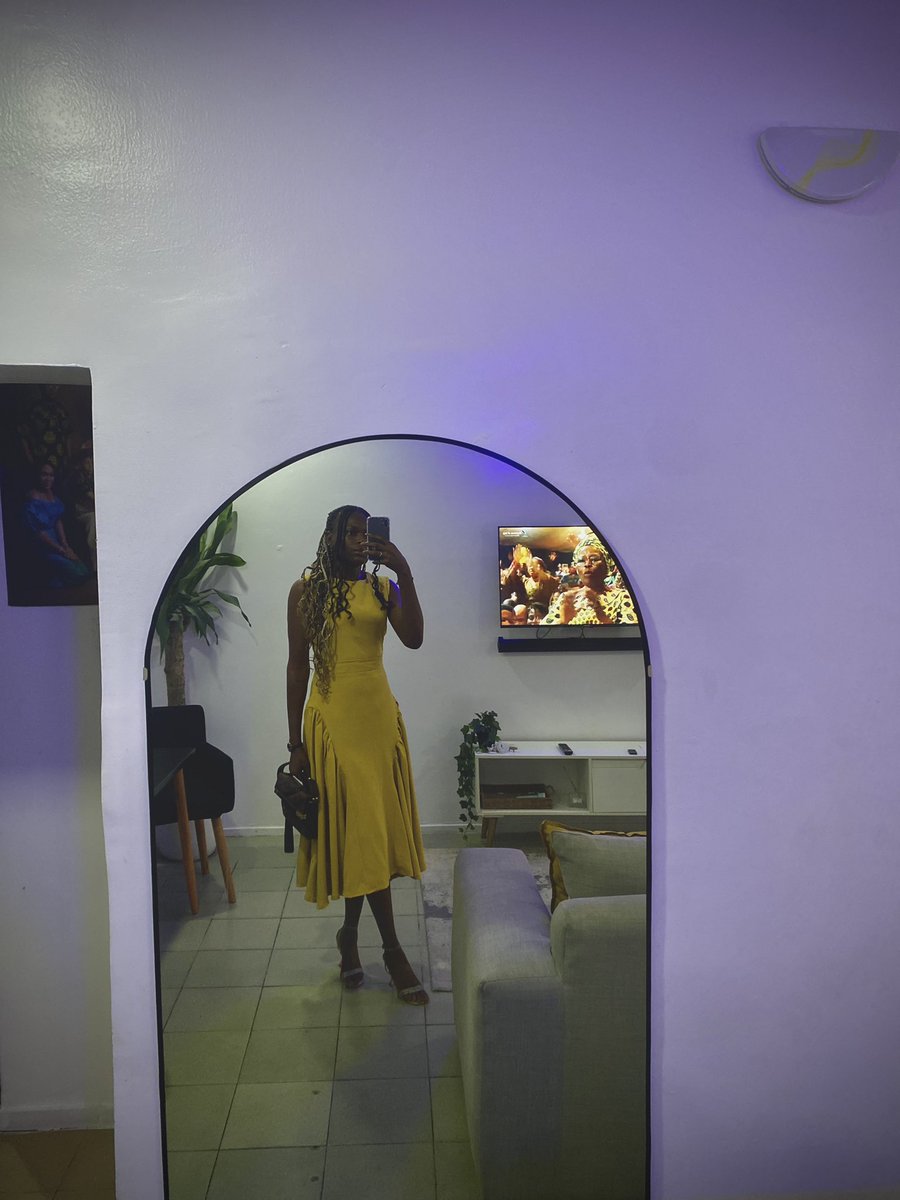 afambukosiso's tweet photo. My light isn’t dim 🥰🥰🥰🥰 https://t.co/7UbaBxmOoZ