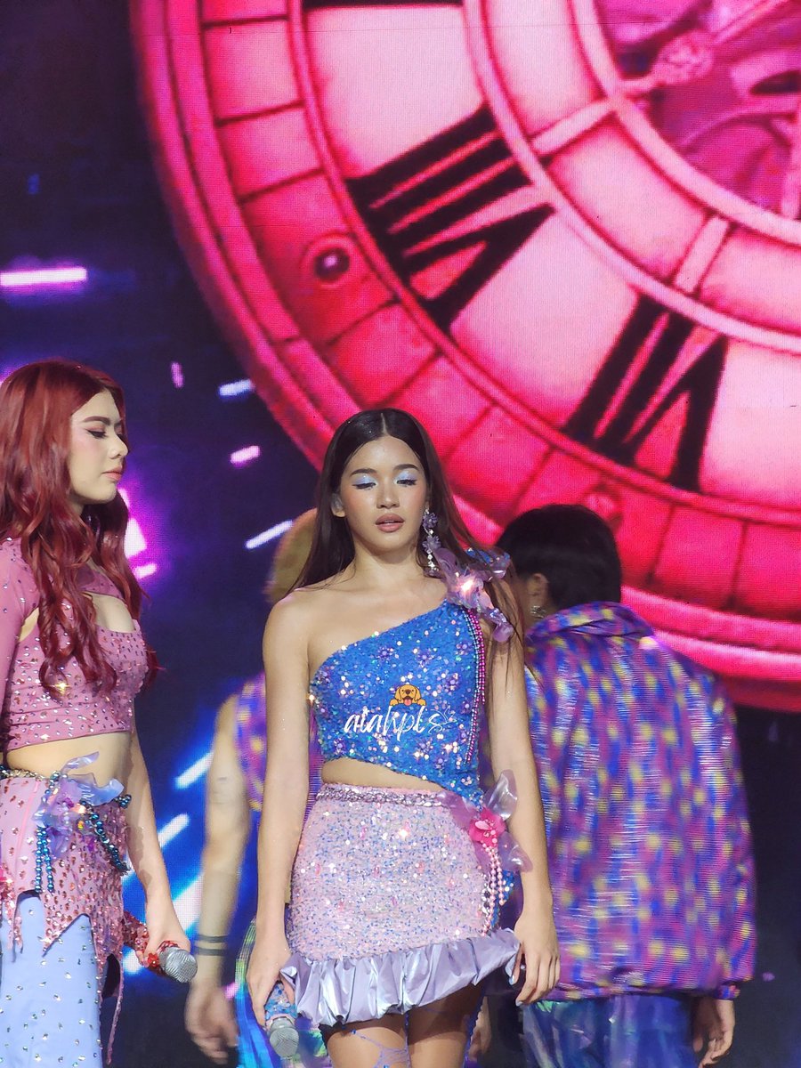 tina ౨ৎ tweet media