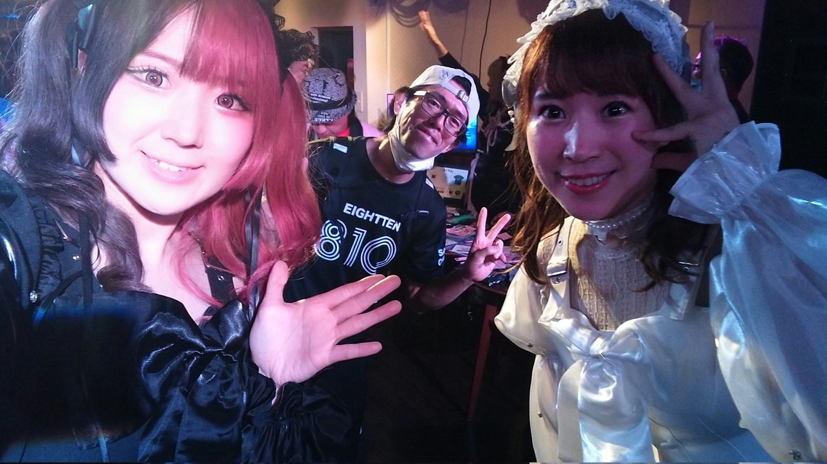 k0jimabig3's tweet photo. ハウスボール大会からライブまで1日楽しめました。ロシアップのお二人と記念に☺
あとハウスボールでの景品？トートバッグいただきました☺
＃ロシアップライブ2024 https://t.co/lg3EXZ6CwR