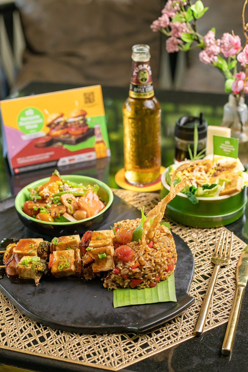 HustlePrince01's tweet photo. The ultimate foodie experience ends today, been a week of feasting from 30 restaurants around Kampala and surely created lifetime memories with Tusker Cider
#KlaRestaurantWeek https://t.co/iq9mx2Fb6v