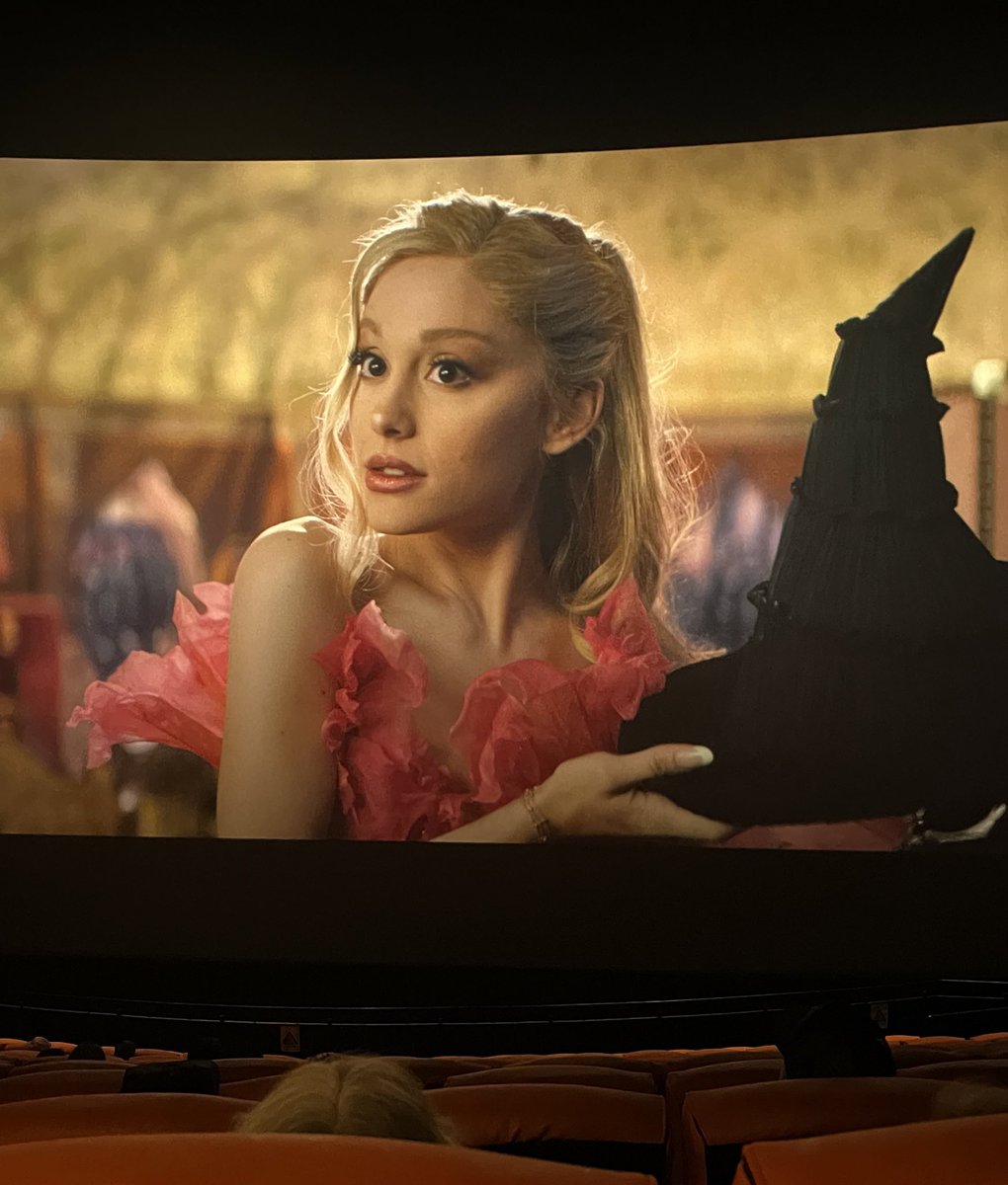 bpinkc's tweet photo. i saw the trailer at the cinema today, can’t wait for november😭😭😭🩷💚 https://t.co/3wer6oP56D