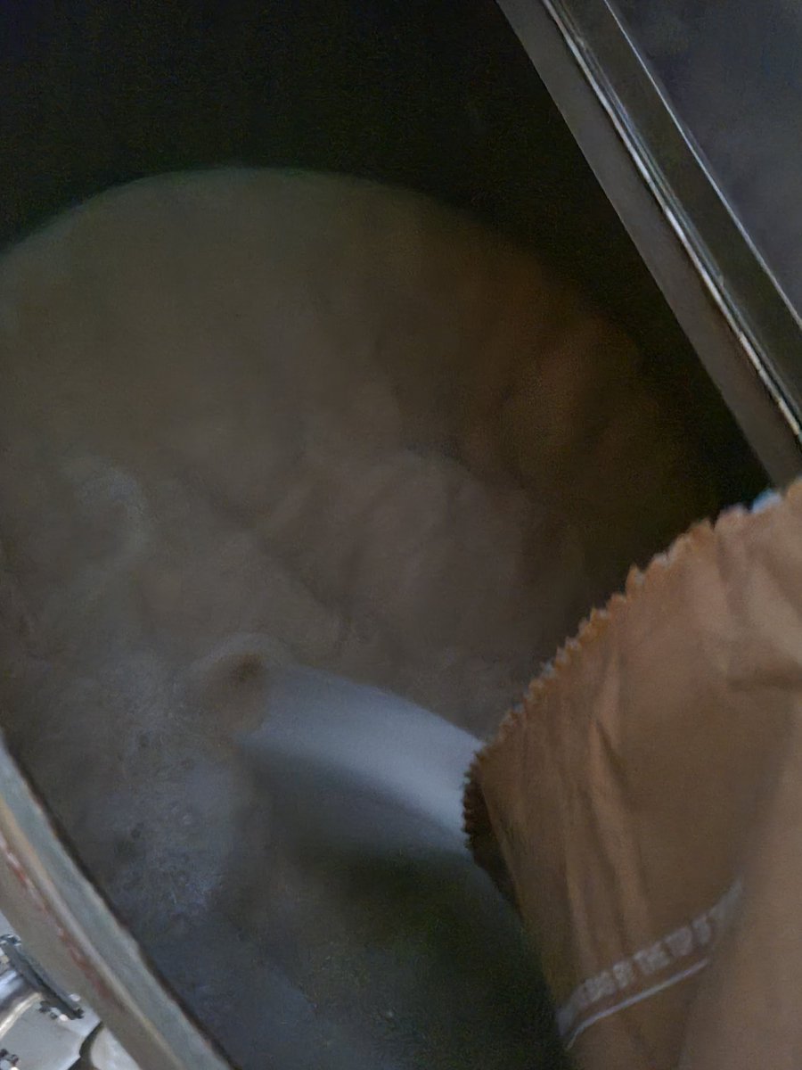 benoit51390's tweet photo. Elles sont affamées cette année !
#Sucre #Levures #Levain
#Champagne https://t.co/bTMi4GbcBM